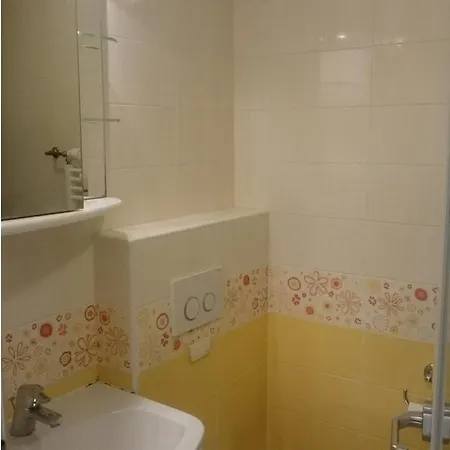 Colorful Center - Parking Available